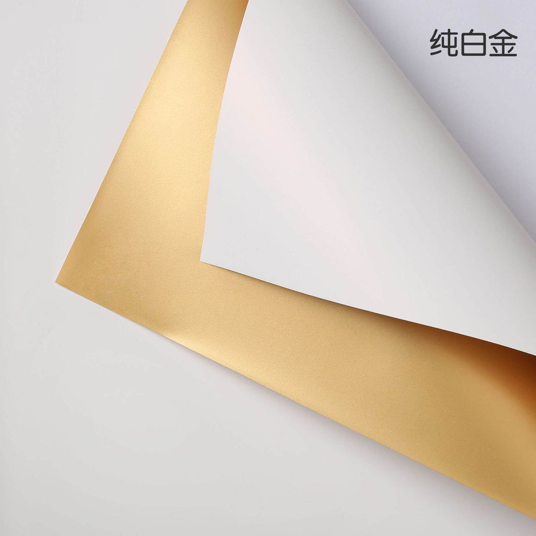 white-golden-flower-gift-wrapping-paper